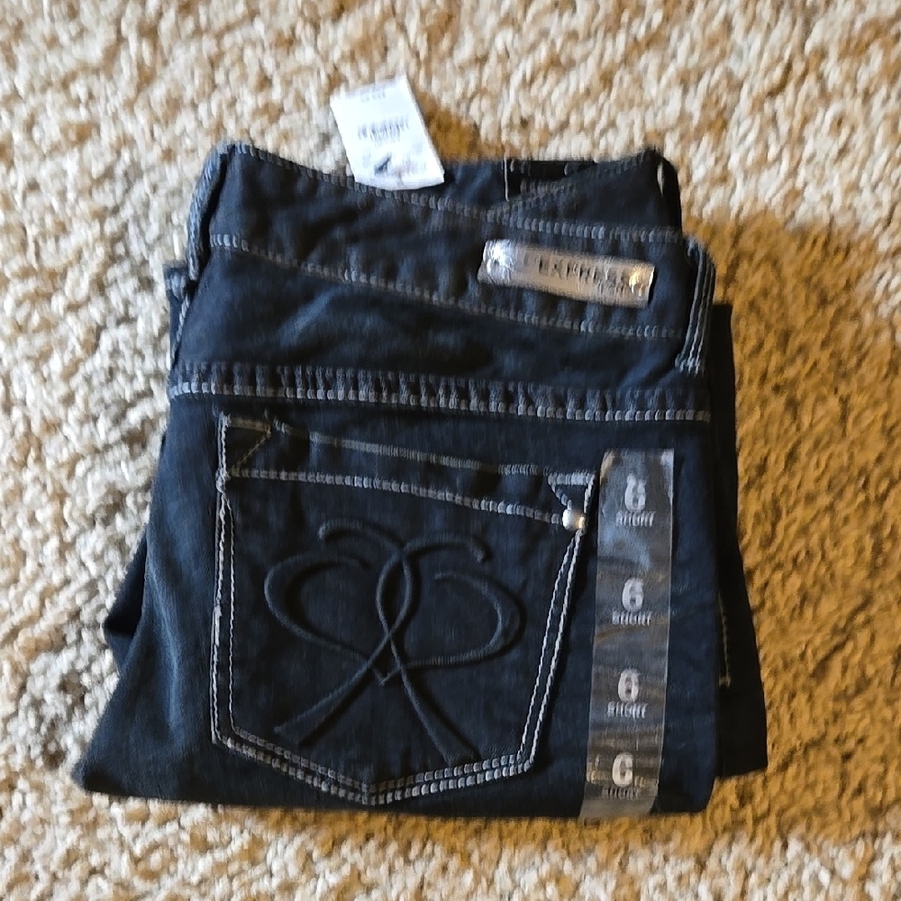 Express Black Ultra Skinny Stella Regular Fit Low Rise Jeans Size 6 Short.